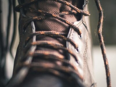 Wat is het verschil tussen werkschoenen en veiligheidsschoenen